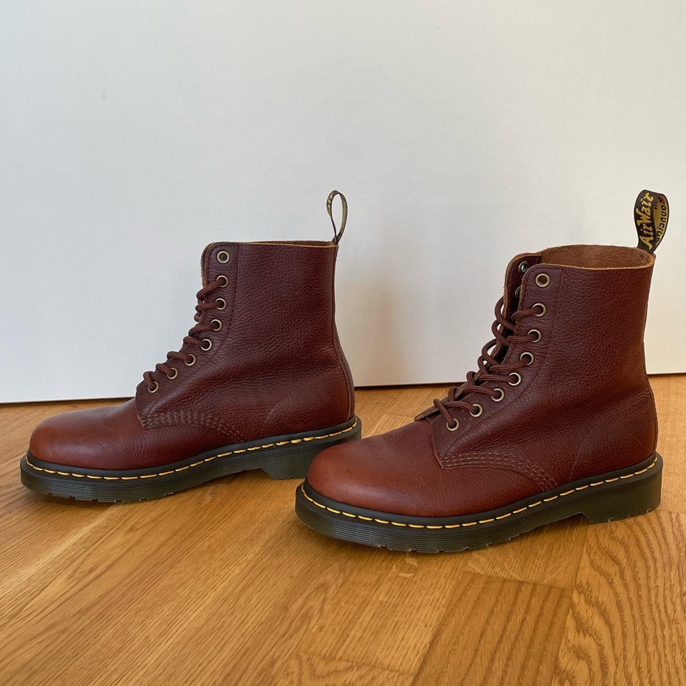 Dr. Martens Unisex Cashew Leather Boots